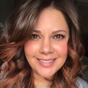 Meet your Posher, Carla